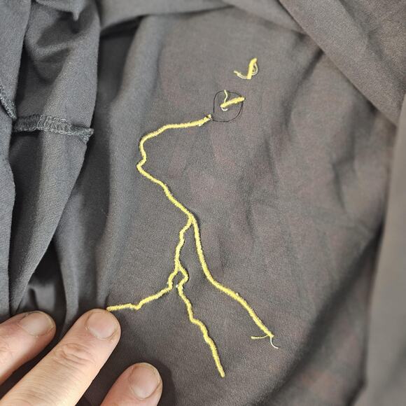 Sendero Shirt Womens Large Thunder Rolls Cropped Embroidered Lightning Western - Picture 9 of 10